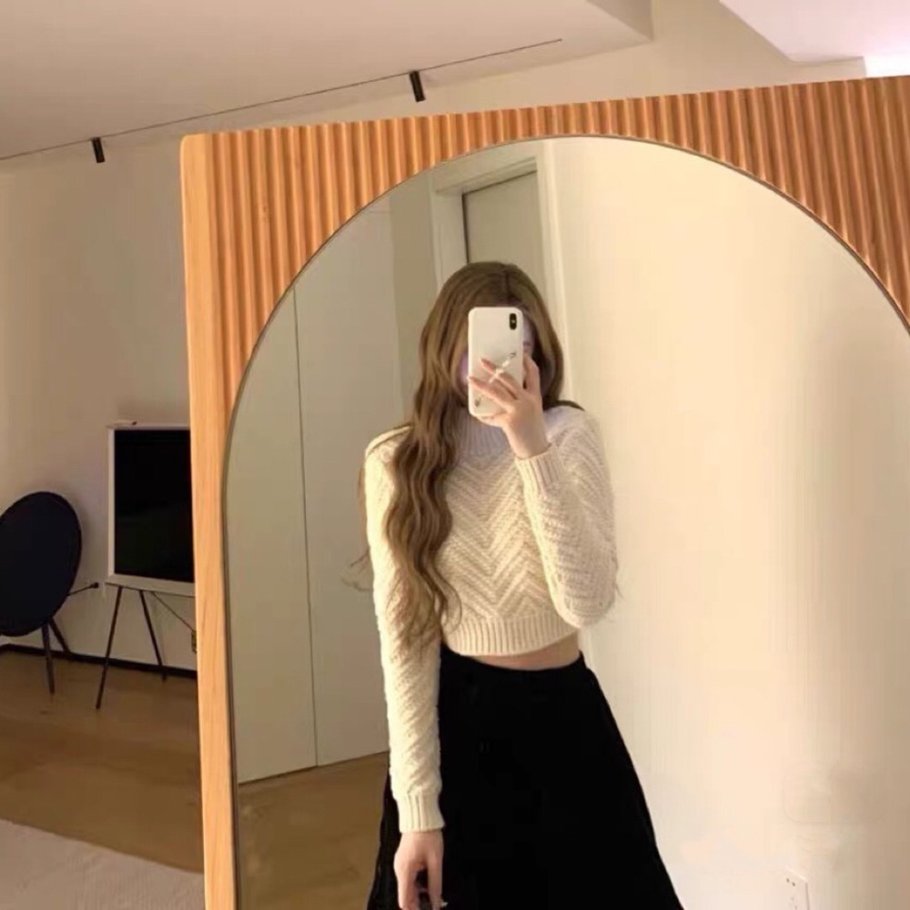 BNWOT Cozy Chevron Knit Crop Sweater